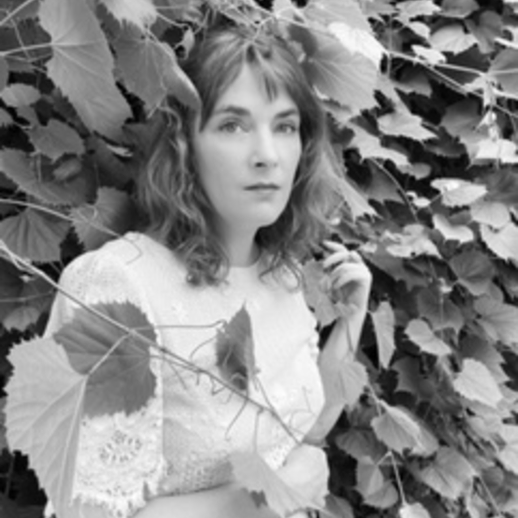 Maggie Queeney author photo